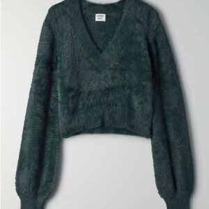 Sunday best kitten v neck sweater euc